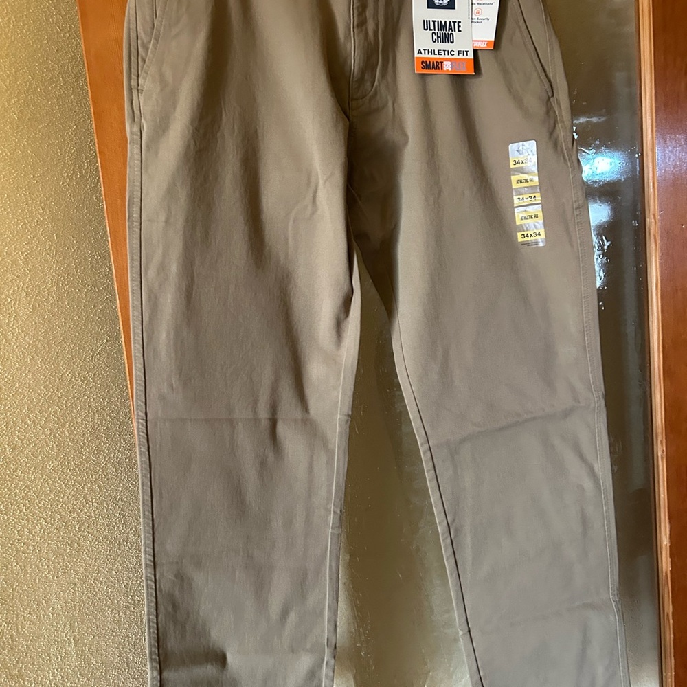 Dockers Men's Khaki Chino Pants - Tan